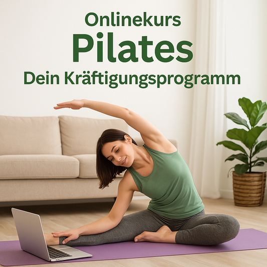 Frau macht Pilates-Übungen zu Hause mit Matte und Laptop – Onlinekurs für Mamas