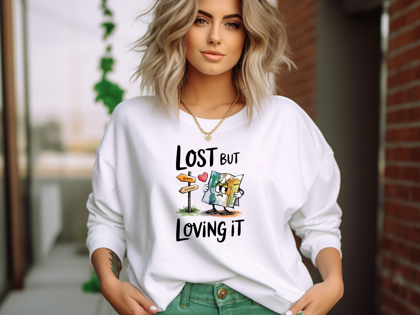 Lost but Loving It Pullover – Statement Hoodie Damen – Pullover mit Spruch lässig – Geschenk für Abenteurerinnen – Oversized Sweatshirt