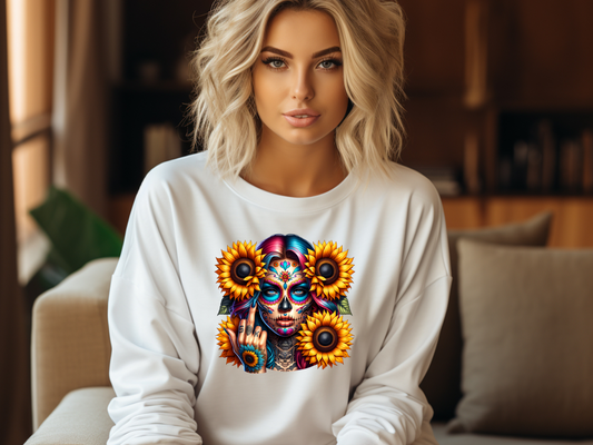 Stylischer Pullover mit Tattoo Girl und Sonnenblumen. Perfekt für coole Streetwear und alle, die mit Frechheit Style zeigen wollen!