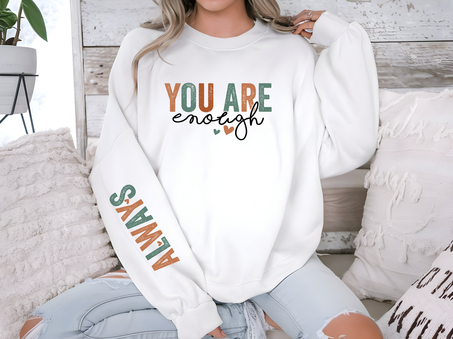 Trag die Botschaft "You are Enough – Always" mit Stolz! Dieser Pullover ist kuschelig, motivierend und perfekt für dich oder als Geschenk.