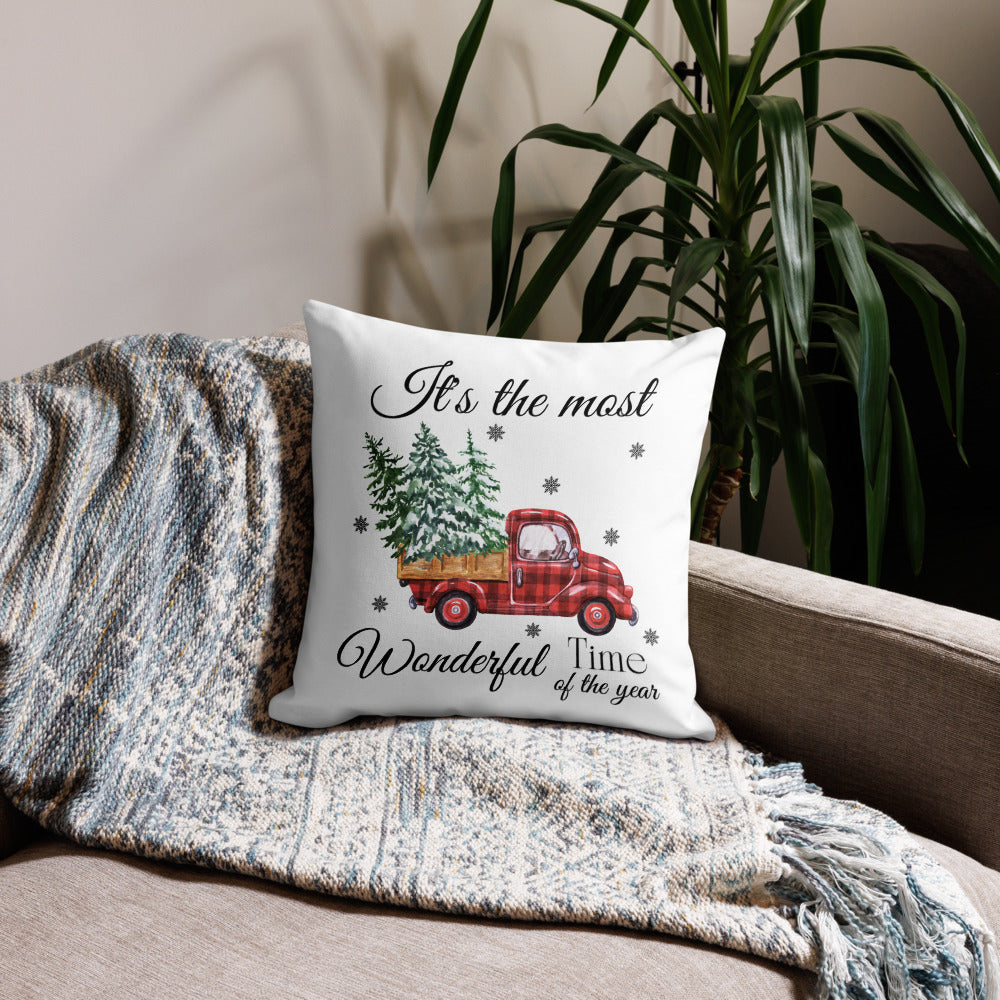 Festliche Weihnachtsfreude – Kissen mit Truck und Tannenbäumen | It's the Most Wonderful Time of the Year